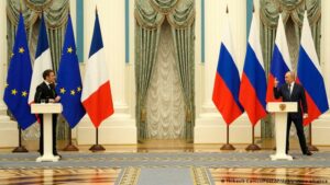Macron aseguró que Rusia utiliza la escasez de alimentos y combustibles «como armas de guerra»