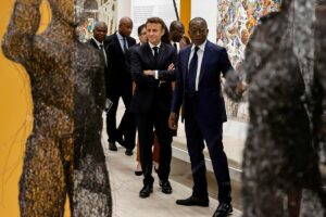 Macron vuelve a África para frenar en la zona a Rusia, a la que acusa de ser "la última potencia imperialista"