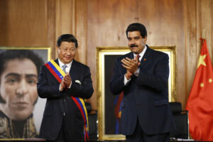 Maduro felicitó al Partido Comunista de China por su 101 aniversario de su fundación y le envió "un abrazo" a Xi Jinping