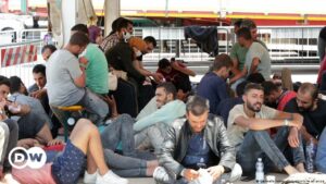 Más de mil migrantes desembarcan en Italia en las últimas horas | El Mundo | DW