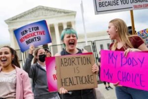 Mayoría demócrata de la Cámara Baja aprobó dos proyectos para buscar restaurar protección al aborto en EEUU