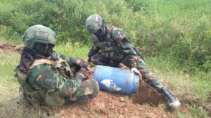 Militares desactivan 105 kilos de explosivos en Apure