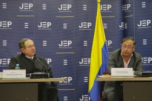 Petro encarrila relaciones con Venezuela y diálogos de paz