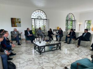 Plataforma Unitaria se reunió con embajador francés y James Story