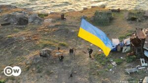 Rusia dice haber frustrado izado de bandera de Ucrania en la Isla de las Serpientes | El Mundo | DW