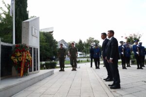 Sánchez rinde homenaje en Mostar a los 23 militares españoles fallecidos en la guerra de Bosnia