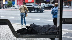 Sao Paulo se propone entregar un beneficio económico a quienes acojan a personas sin hogar