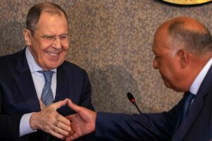 Sergei Lavrov inicia una gira por pases rabes en busca de apoyos: "Se ha levantado el bloqueo a los puertos ucranianos"