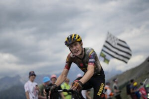 Tour de Francia: Vingegaard destroza a Pogacar en una etapa alpina para la historia