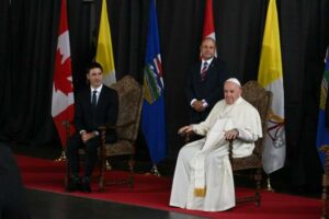 Trudeau pidió al Papa Francisco que devuelva objetos indígenas y abra los archivos