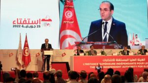 Túnez da más poderes al presidente en el primer referéndum de su historia entre sospechas de irregularidades