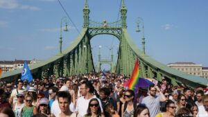 UE lleva a Hungría a los tribunales europeos por ley sobre comunidad LGBTI