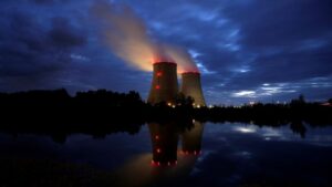 Última prueba de fuego para el plan de Bruselas de etiquetar como verde la energía nuclear y el gas