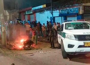 Un muerto y trece heridos tras una motocicleta bomba en suroeste de Colombia