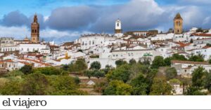 Un viaje por las tierras de frontera del sur de Extremadura entre pueblos blancos, jamones y templarios | El Viajero