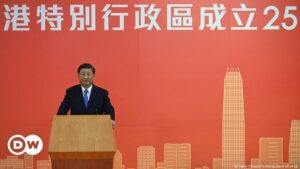 Xi Jinping dice que Hong Kong vive ″Verdadera democracia″ tras retorno a China | El Mundo | DW
