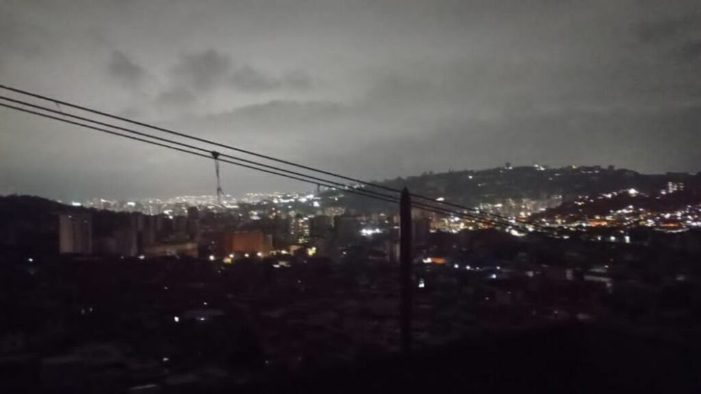 Zonas de Caracas quedaron sin luz y otros estados del país este 1Jul