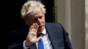 ¿Por qué Boris Johnson se ha despedido del Parlamento británico en castellano?