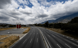 ¿Qué ocurre en los puntos de control en carreteras de Venezuela y por qué muchos ciudadanos están preocupados?