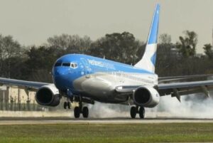 ▷ Aterrizaje de emergencia en Argentina por amenaza de bomba #23Jul
