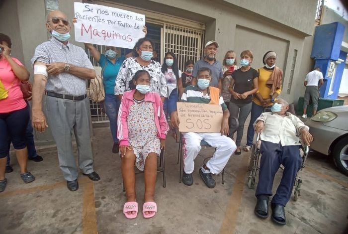 ▷ #Zulia | Pacientes renales exigen atención inmediata para la reparación de maquinas #4Jul