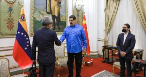 Maduro impulsa ley de zonas económicas especiales ante representante de China