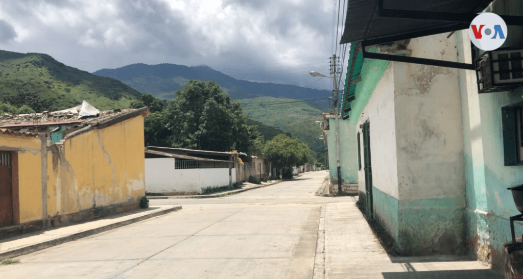 Montalbán, el pueblo de Venezuela donde “hay más casas vacías que personas” por la migración (Fotos y Video)