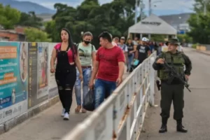 Arrestan a dos hombres que viajaron desde Colombia a Venezuela con explosivos