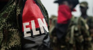 Autoridades colombianas suspenden órdenes de captura contra 11 jefes del ELN