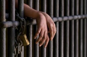 Autorizan excarcelaciones y buscan reducir número de presos