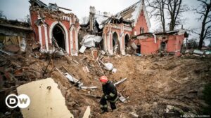 Bombardeo ruso en el sur de Ucrania deja 12 personas heridas | El Mundo | DW