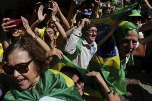 Brasil abre la campaa electoral con Lula en ventaja sobre Bolsonaro