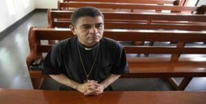 Cardenal de Nicaragua ve desmejorado a obispo arrestado