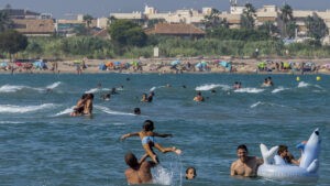 Científicos advierten que el calentamiento extremo del mar Mediterráneo provoca la "muerte masiva" de especies marinas