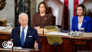 Congreso de EE.UU. adopta gran reforma de Biden sobre clima y salud | El Mundo | DW