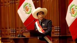 Congreso de Perú niega permiso a Castillo para ir a posesión de Petro en Colombia