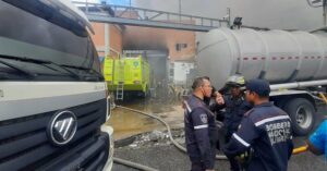 Controlado incendio en depósito del IVSS en Antímano, ministro Ceballos no descarta sabotaje