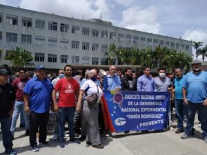 Docentes y trabajadores universitarios protestaron en la UCV en defensa de sus derechos laborales (VIDEO)