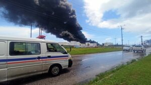 El incendio en el puerto de superpetroleros de Matanzas deja ya casi 80 heridos y 17 desaparecidos
