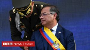 El reto de Gustavo Petro de buscar la "paz total" en Colombia con un Ejército "pensado para la guerra"