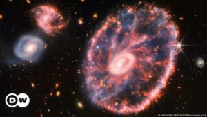 El telescopio James Webb revela misterios de la caprichosa galaxia Rueda de Carro | Ciencia y Ecología | DW