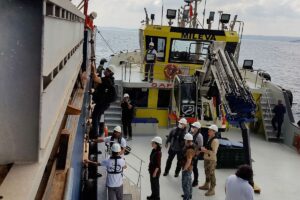Estambul acoge la primera inspeccin de un buque de Ucrania