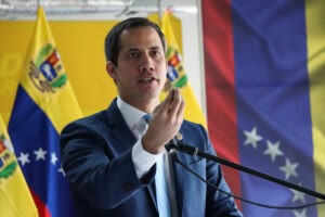 Guaidó cuestiona a Petro por acercarse “a quien ampara el terrorismo en Venezuela”