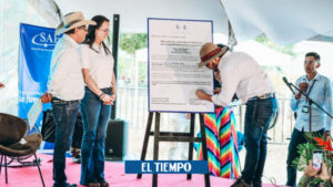 Gustavo Petro entregó lote de narco en Villavicencio a damnificados - Otras Ciudades - Colombia