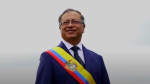 Gustavo Petro se juramentó como nuevo presidente de Colombia este domingo