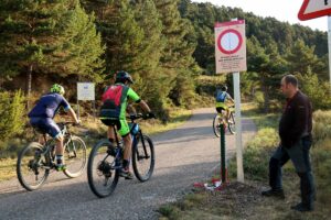 Excursionistas del Pedraforca aplauden que se haya prohibido el acceso en coche: "Hay que proteger la naturaleza"