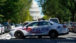 Hombre se suicida en EE.UU. tras chocar su auto en valla del Capitolio | El Mundo | DW