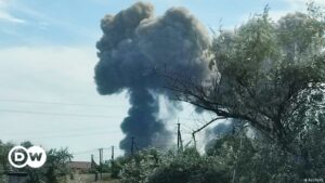 Incendio y explosión de municiones en base rusa en Crimea, según Rusia | El Mundo | DW