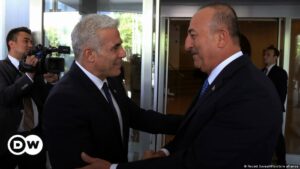Israel y Turquía reanudan relaciones diplomáticas | El Mundo | DW