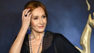 J.K. Rowling, amenazada de muerte tras tuitear sobre el ataque a Rushdie